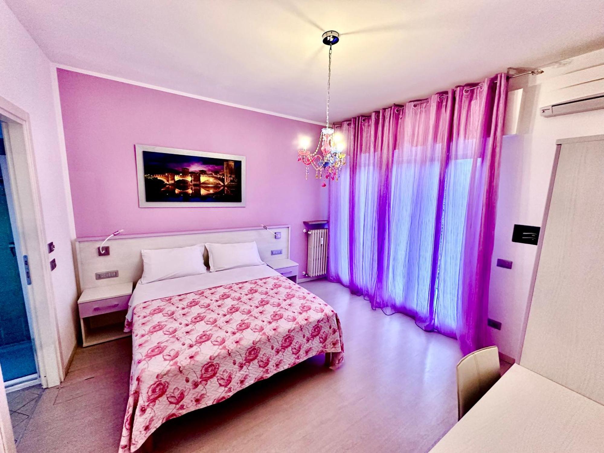 Ai Giardini Rooms -Vicino Ospedale Borgo Trento E Centro Storico — Photos 3